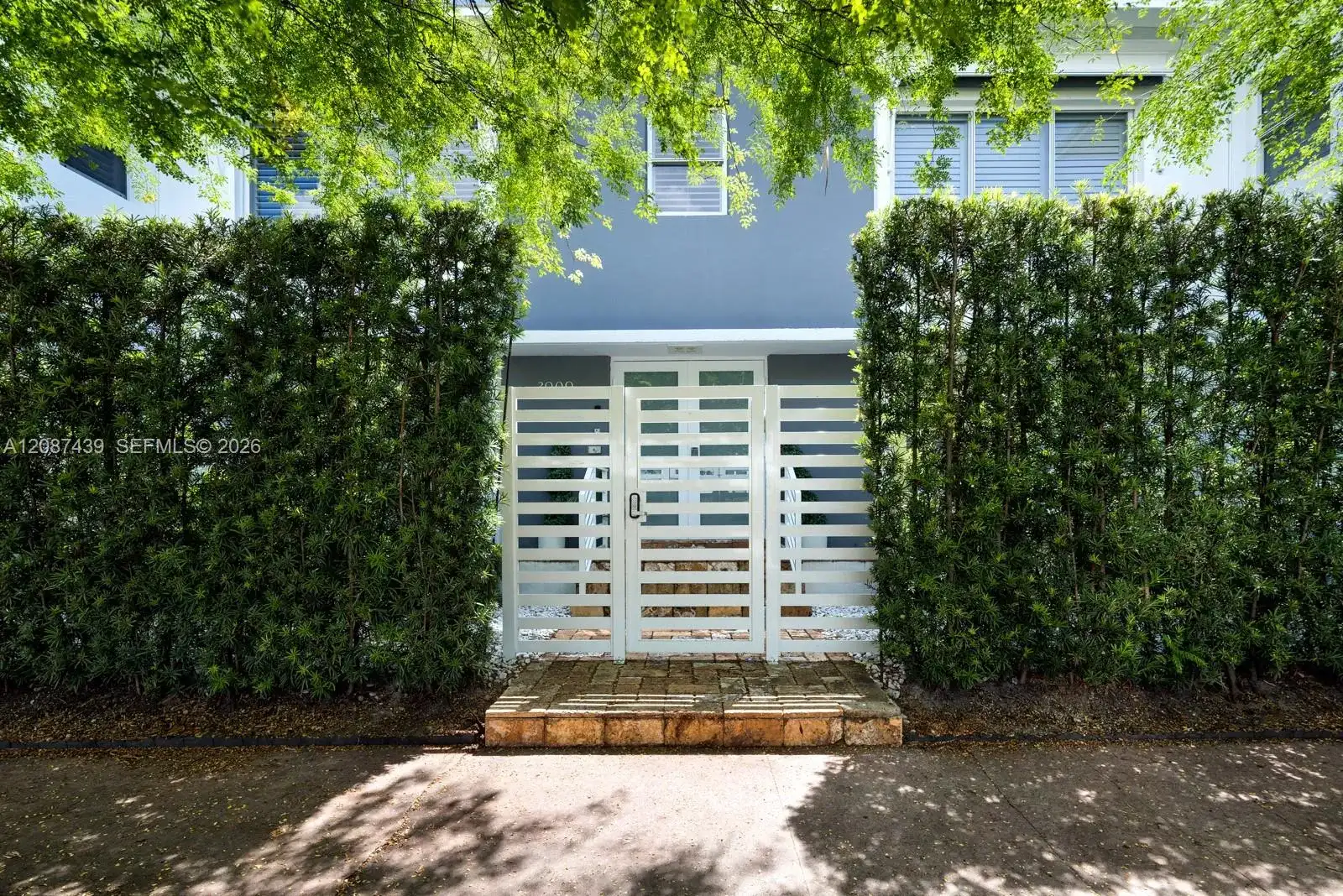 3909 Garden Ave, Miami Beach FL 33140