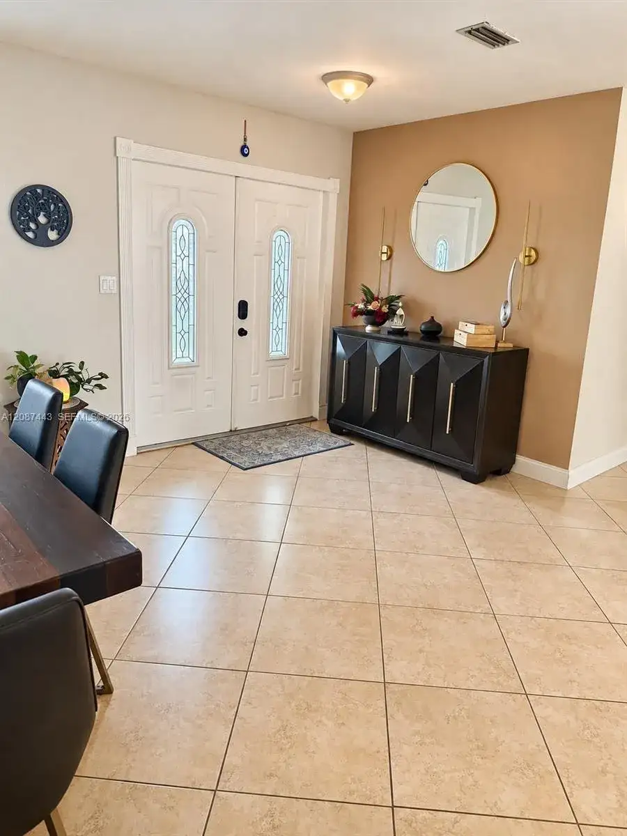 8284 SW 205th Ter, Cutler Bay FL 33189 photo 3
