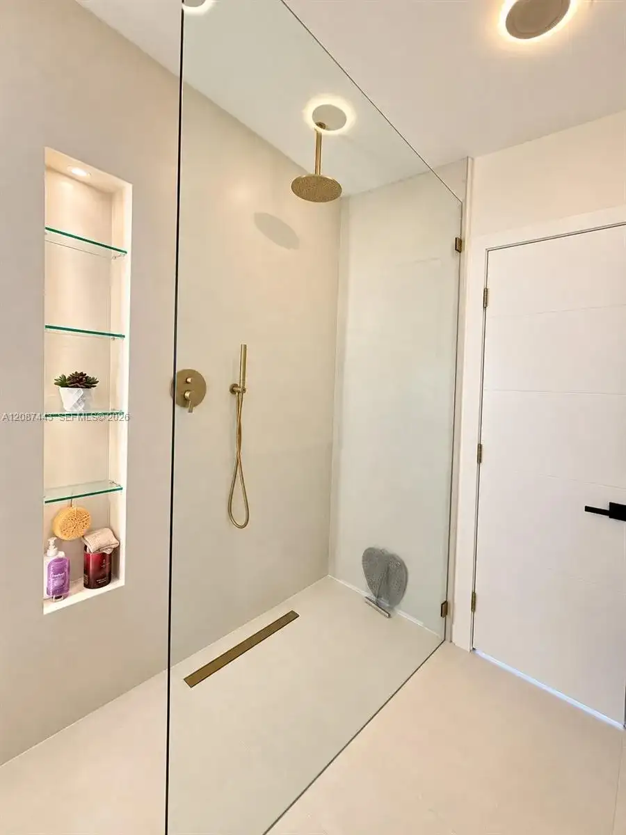 8284 SW 205th Ter, Cutler Bay FL 33189 photo 4