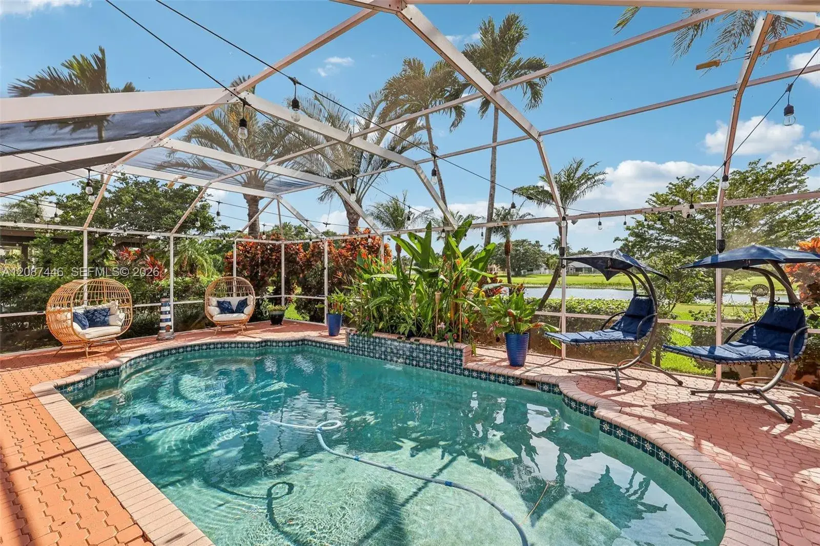 560 W Cypress Pointe Dr W, Pembroke Pines FL 33027