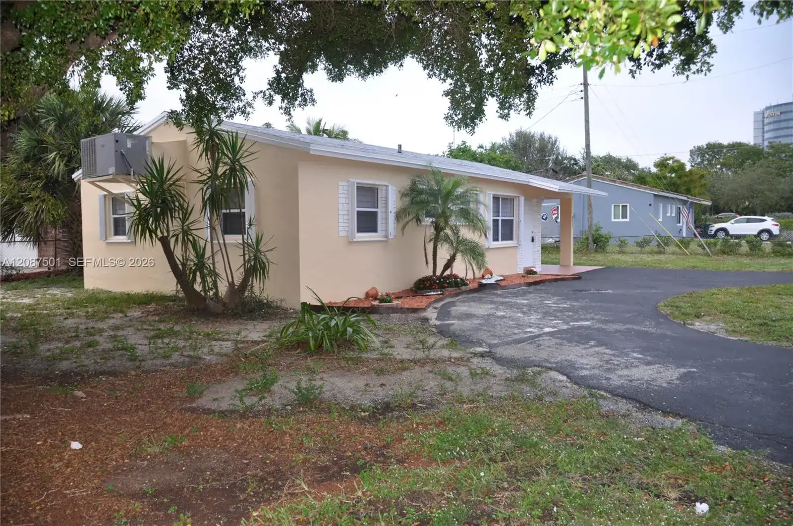 571 NE 61st St, Oakland Park FL 33334 photo 2