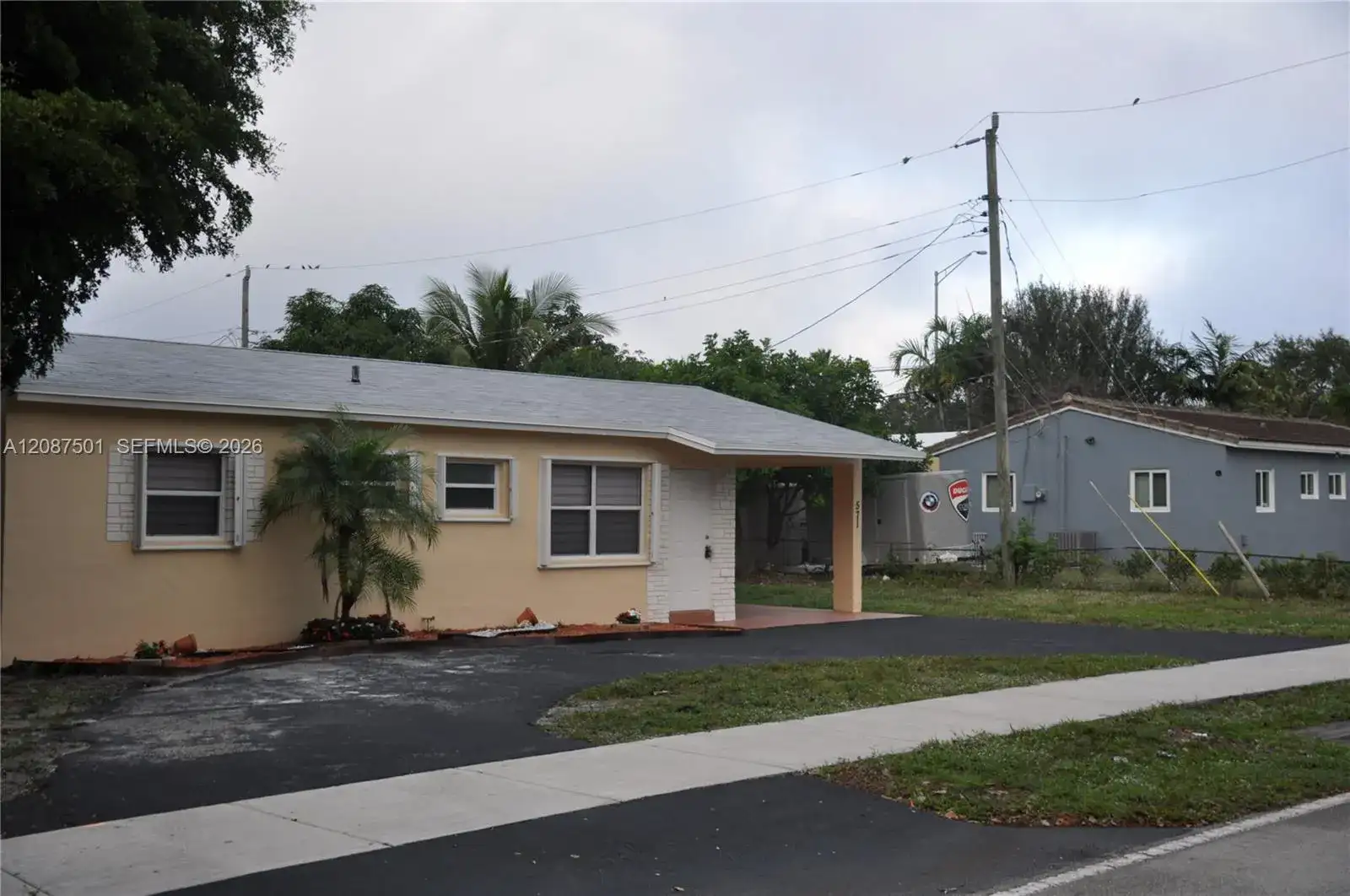 571 NE 61st St, Oakland Park FL 33334 photo 3