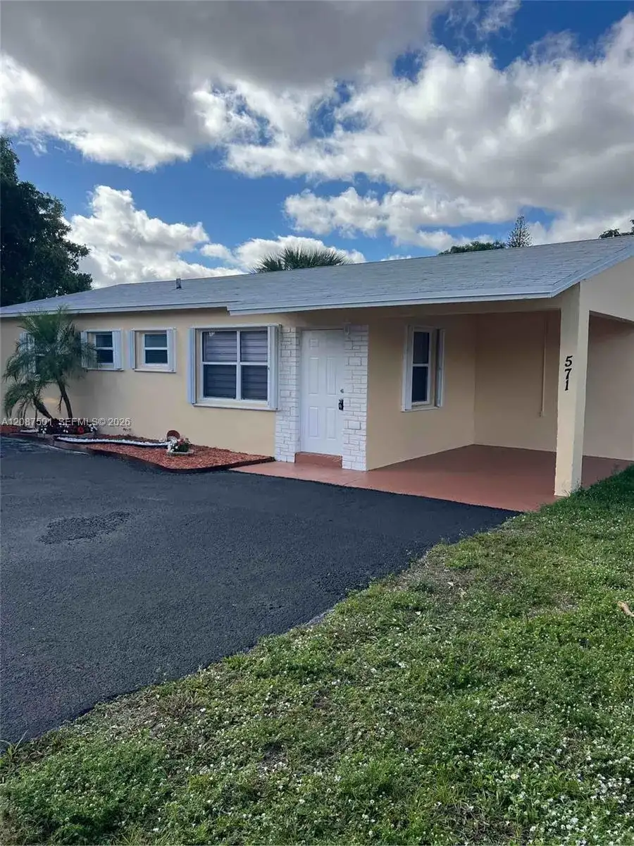 571 NE 61st St, Oakland Park FL 33334 photo 4