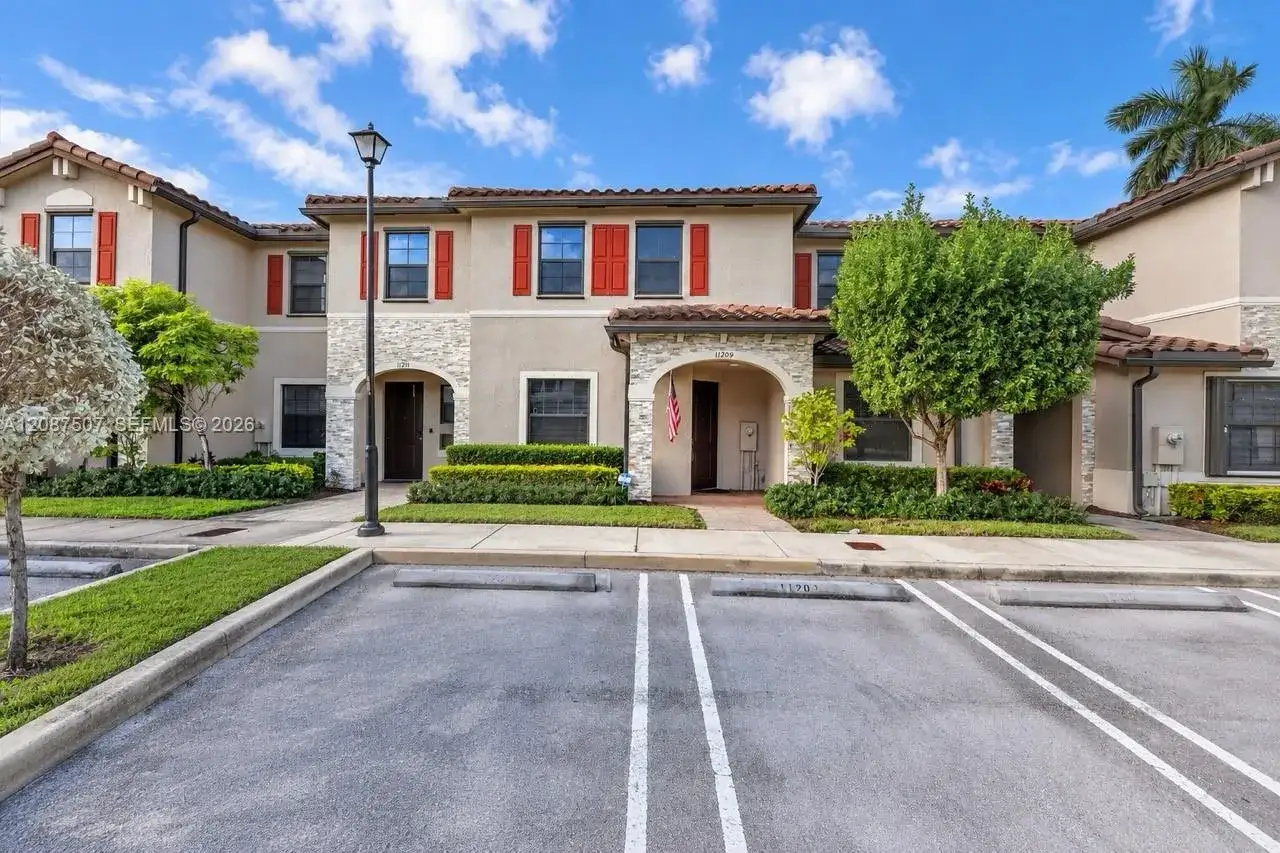 11209 SW 249th St, Homestead FL 33032