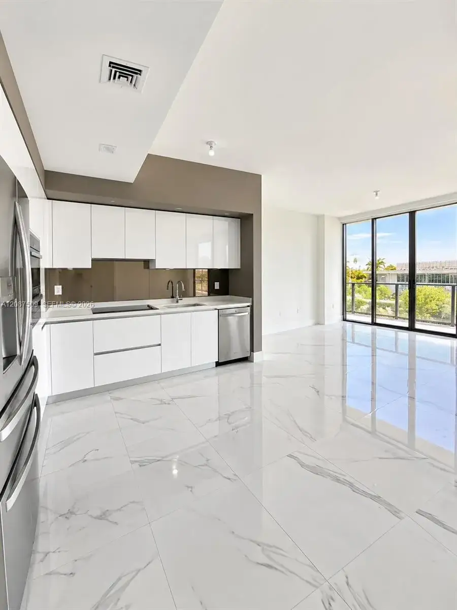 1170 E Hallandale Beach Blvd # 306, Hallandale Beach FL 33009