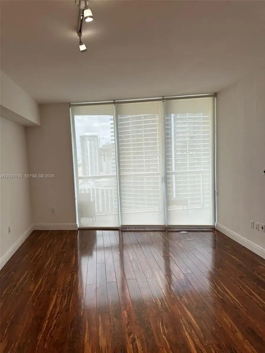 465 Brickell Ave # 3404, Miami FL 33131 photo 2