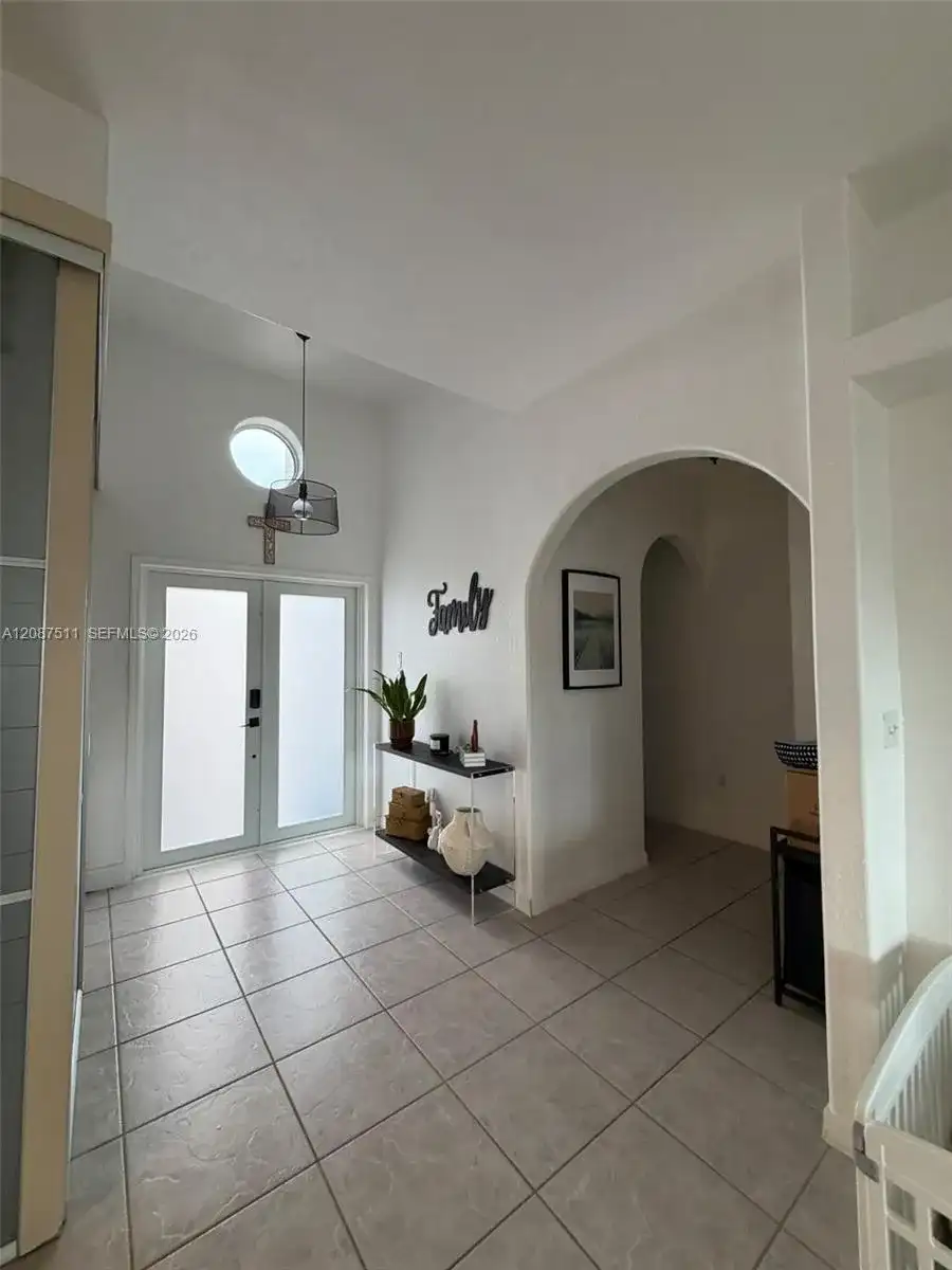 16104 SW 55th Ter, Miami FL 33185