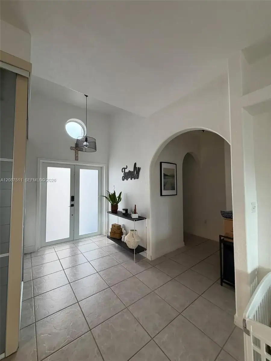 16104 SW 55th Ter, Miami FL 33185