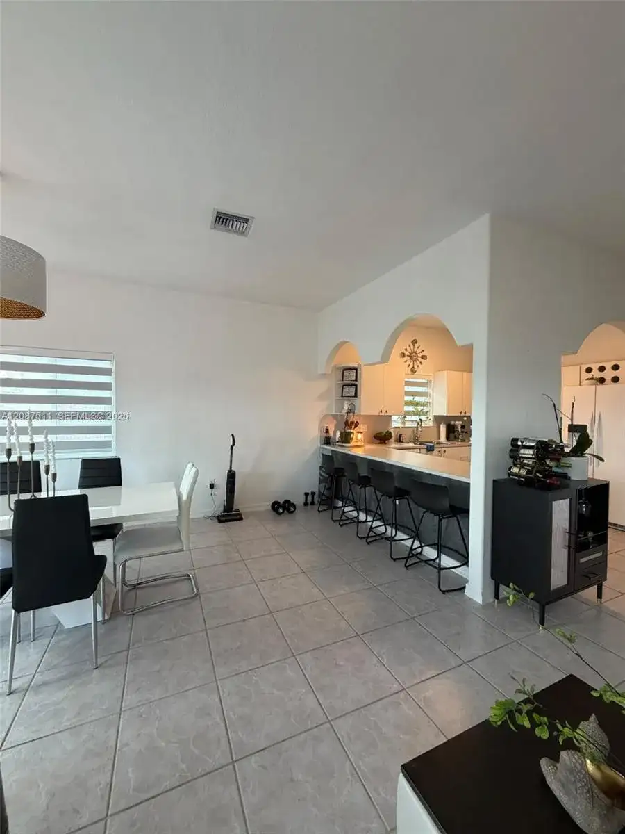 16104 SW 55th Ter, Miami FL 33185 photo 3