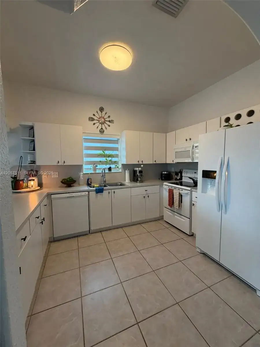 16104 SW 55th Ter, Miami FL 33185 photo 5