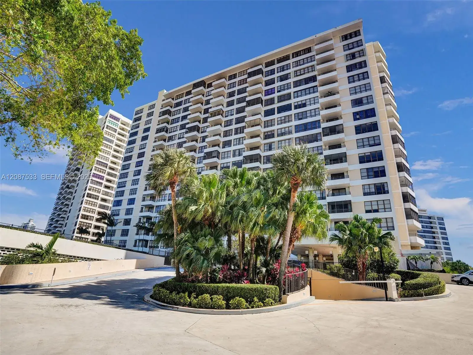 600 Three Islands Blvd # 311, Hallandale Beach FL 33009