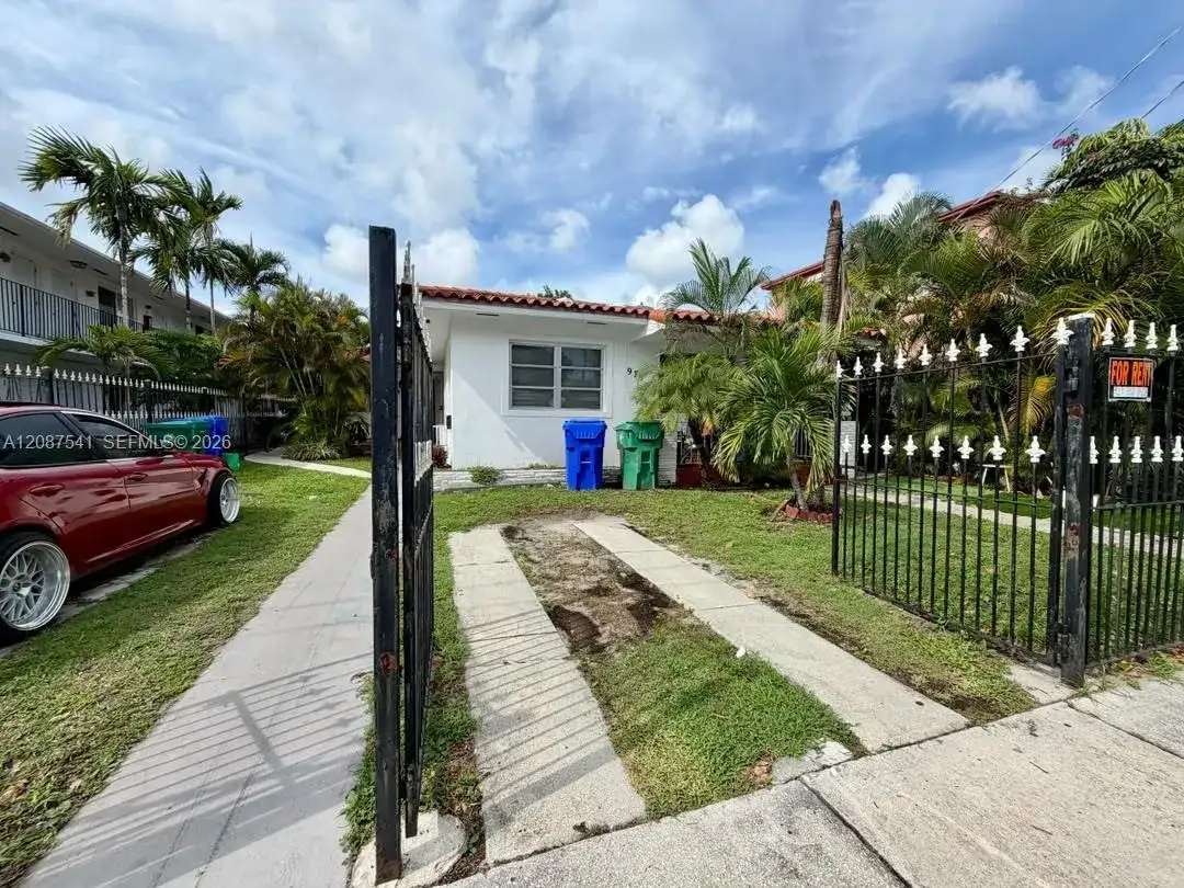 975 SW 10th St # 5, Miami FL 33130 photo 2