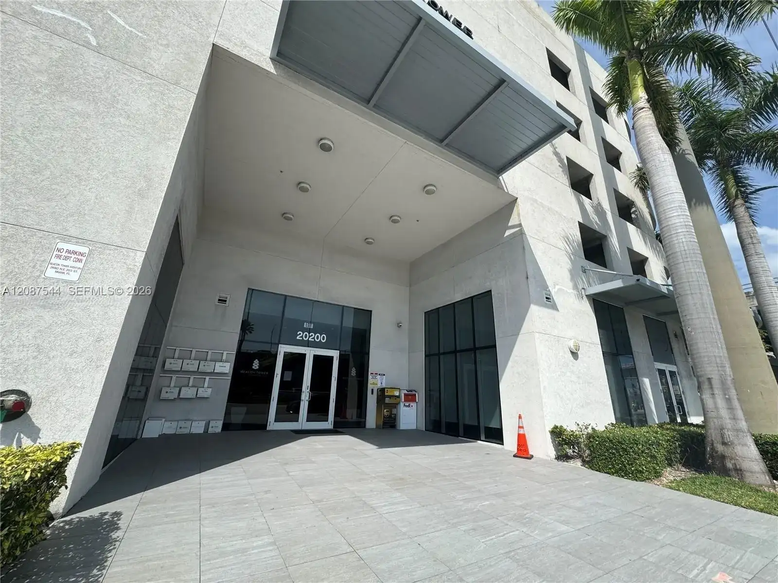20200 W Dixie Hwy G07 Hwy # G07, Miami FL 33180 photo 2