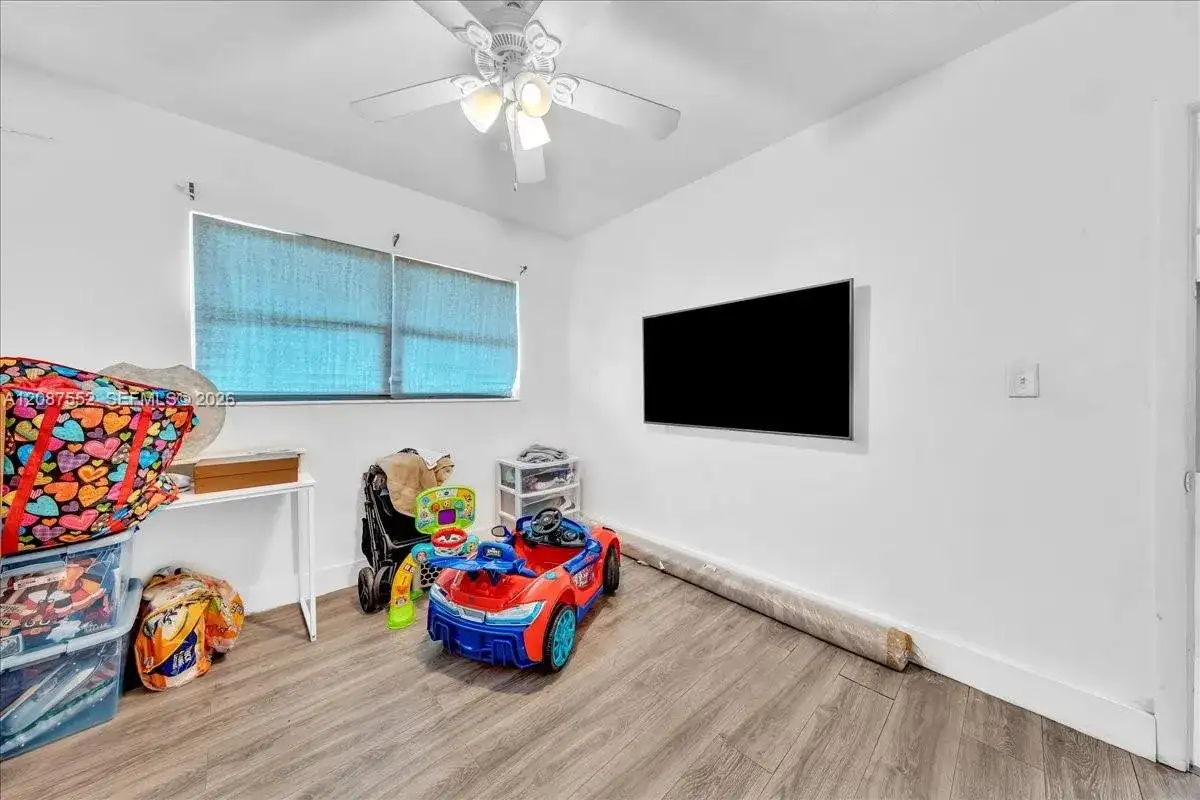 1745 NW 189th Ter, Miami Gardens FL 33056 photo 5