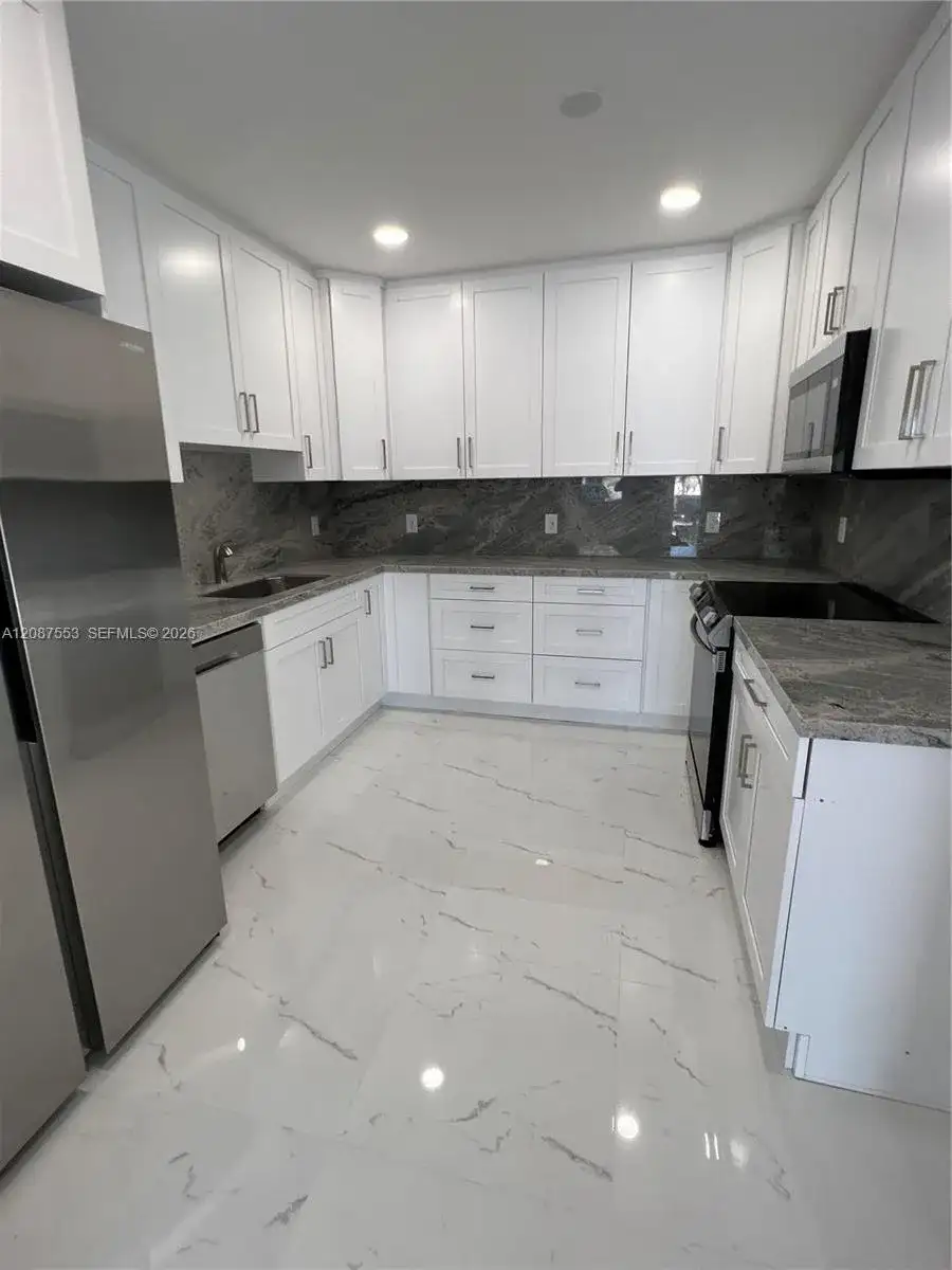 3315 SW 91st Ave, Miami FL 33165 photo 4