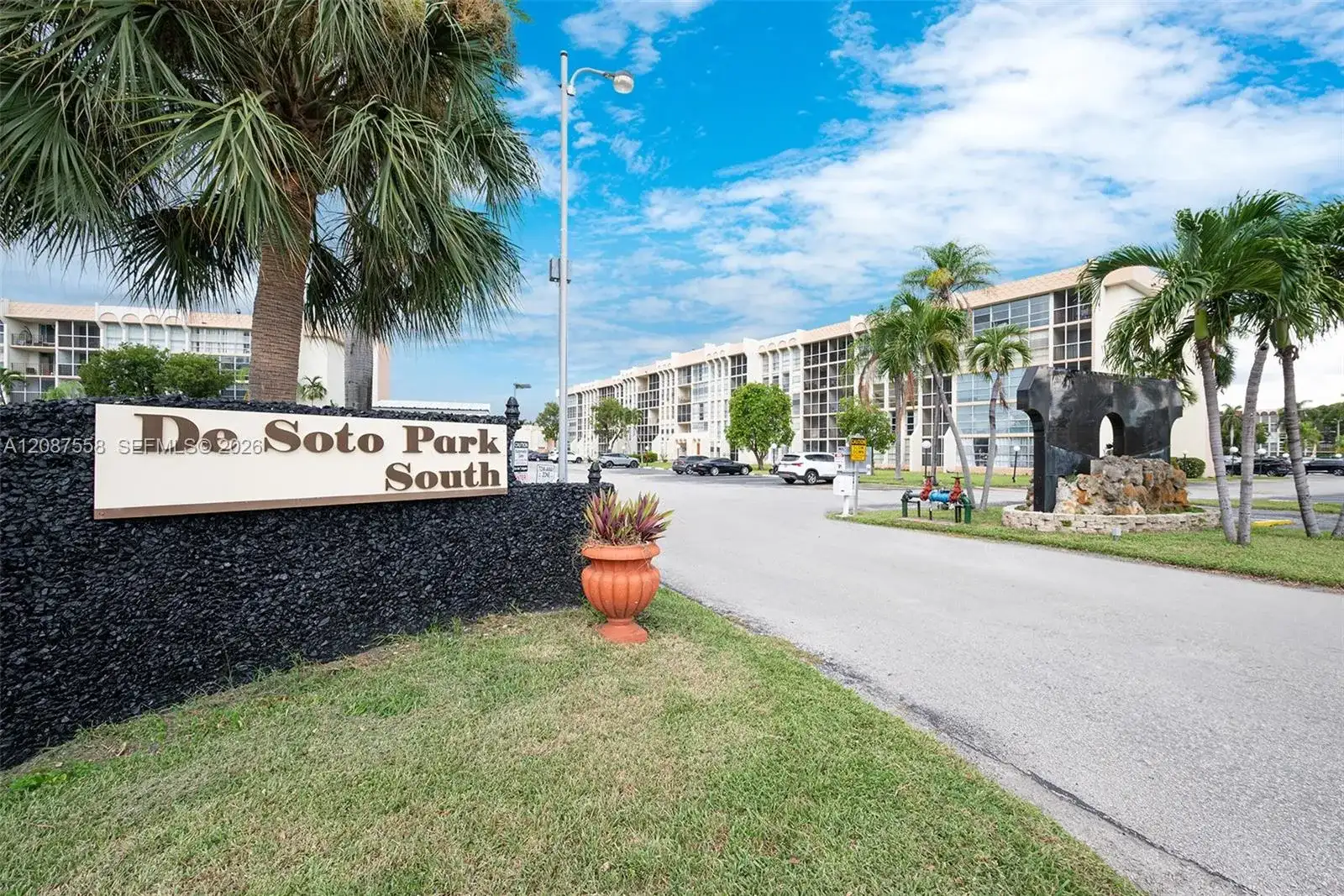 501 Three Islands Blvd # 514, Hallandale Beach FL 33009 photo 2