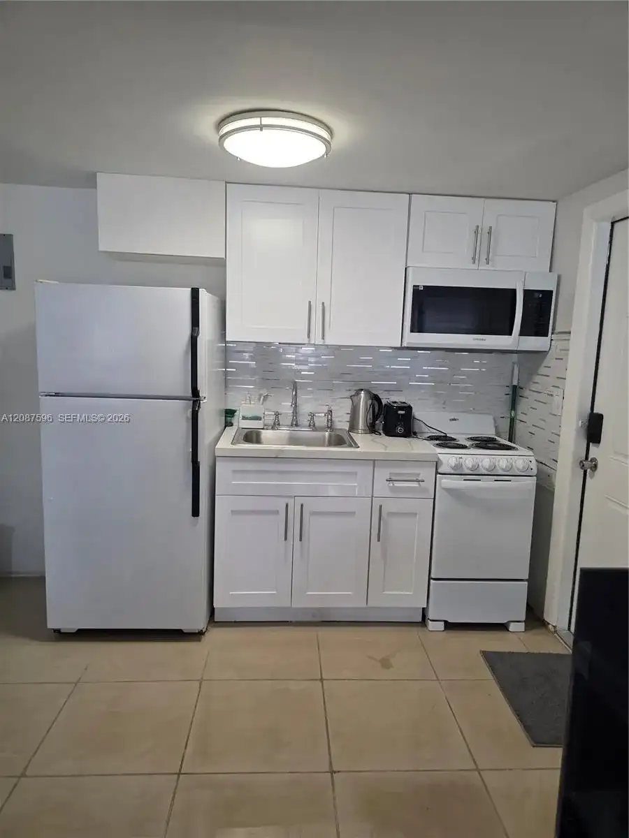 5712 Hollywood Blvd # 1, Hollywood FL 33021