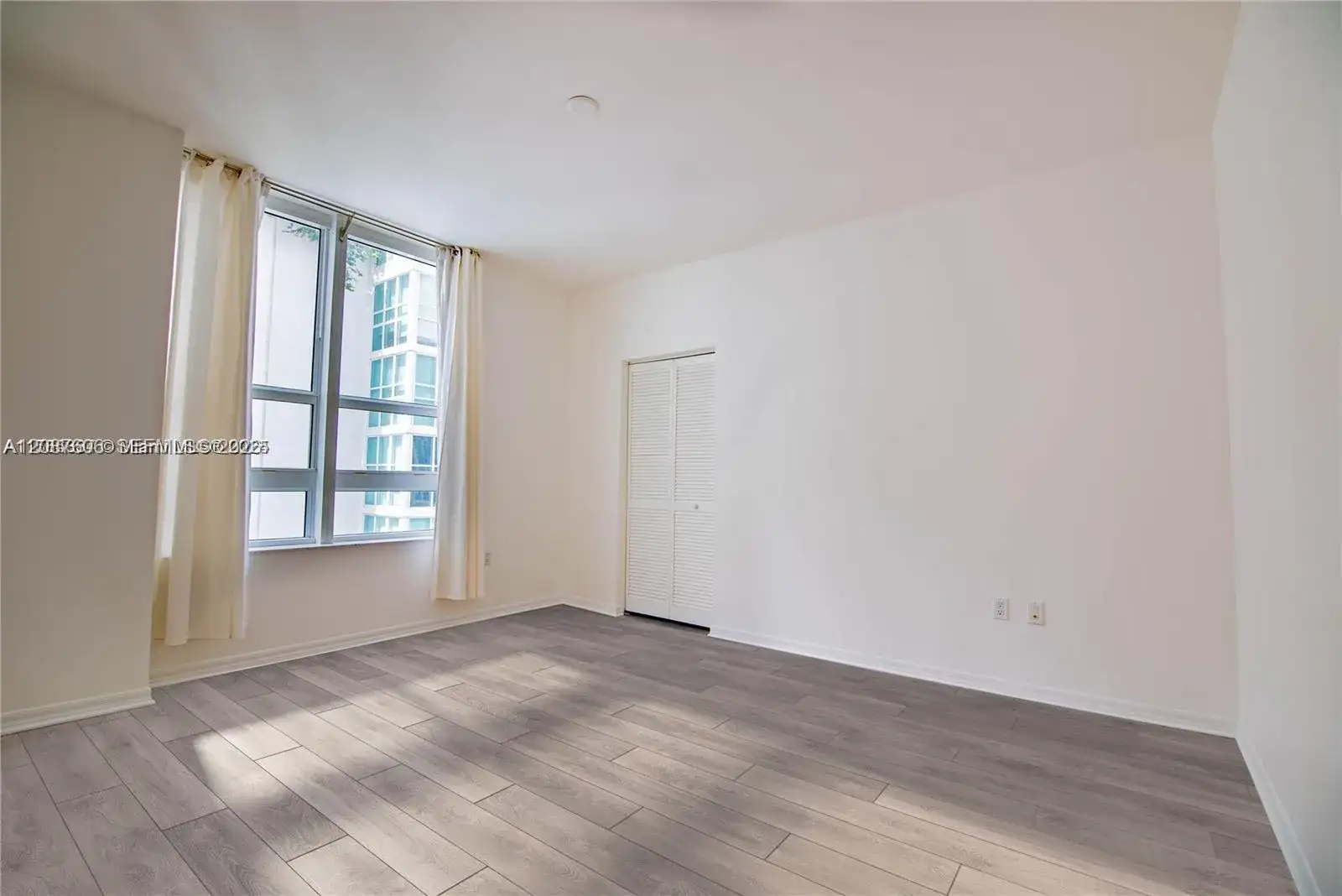 950 Brickell Bay # 703, Miami FL 33131 photo 4