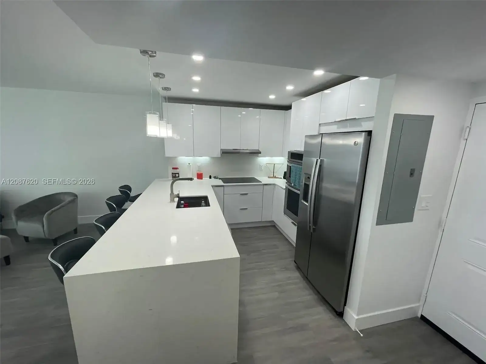 100 Bayview Dr # 1123, Sunny Isles Beach FL 33160 photo 2