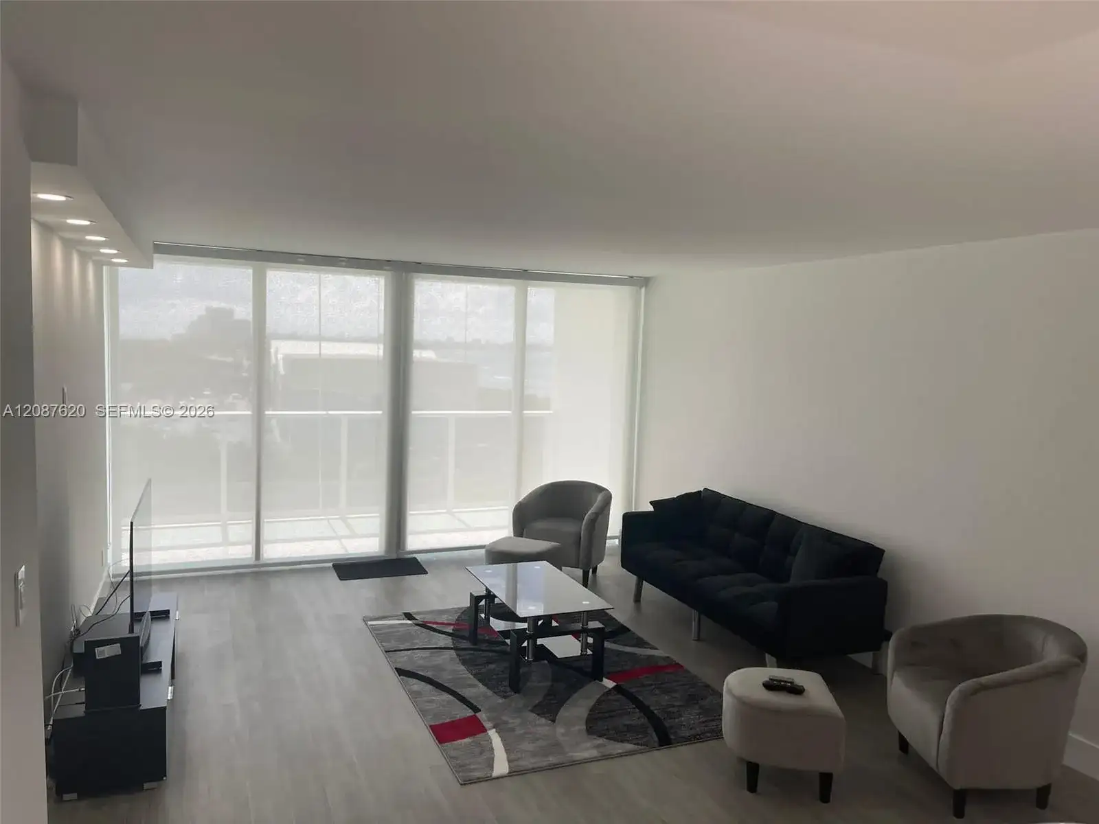 100 Bayview Dr # 1123, Sunny Isles Beach FL 33160 photo 4