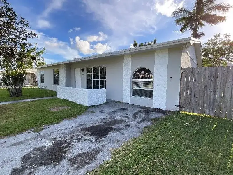14202 SW 110th Ave, Miami FL 33176 photo 2