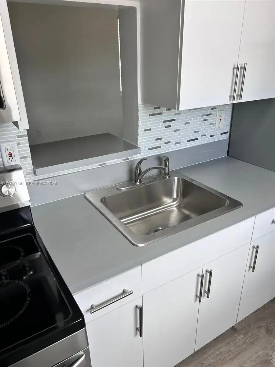 16911 NE 21st Ave # 8, North Miami Beach FL 33162 photo 2