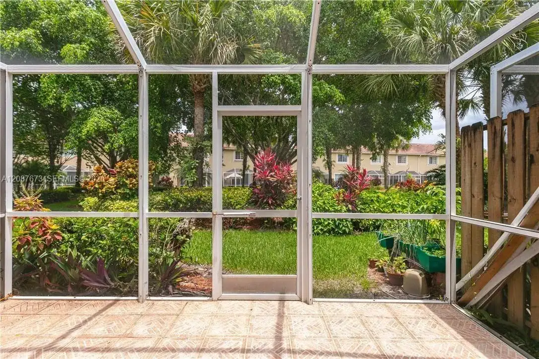3635 San Simeon Cir, Weston FL 33331 photo 2