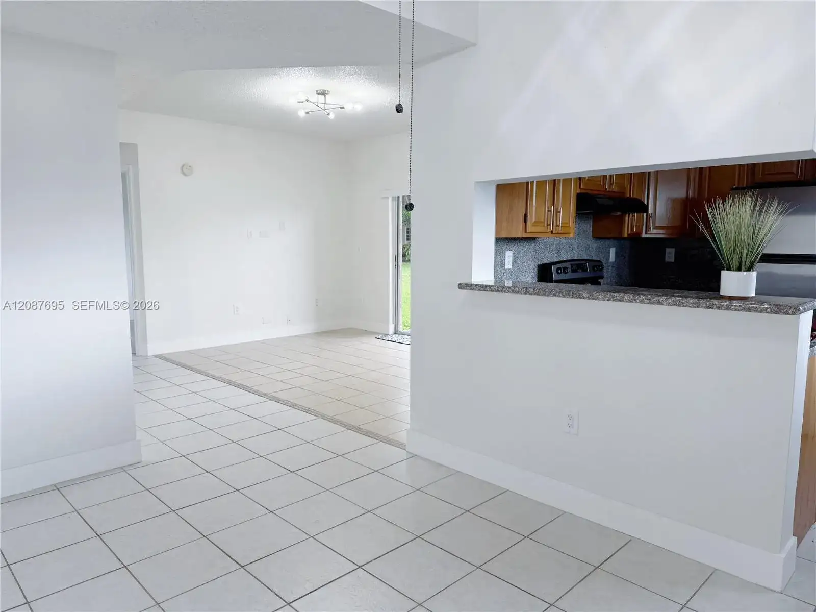 2001 NW 96th Ter # 10J, Pembroke Pines FL 33024 photo 3