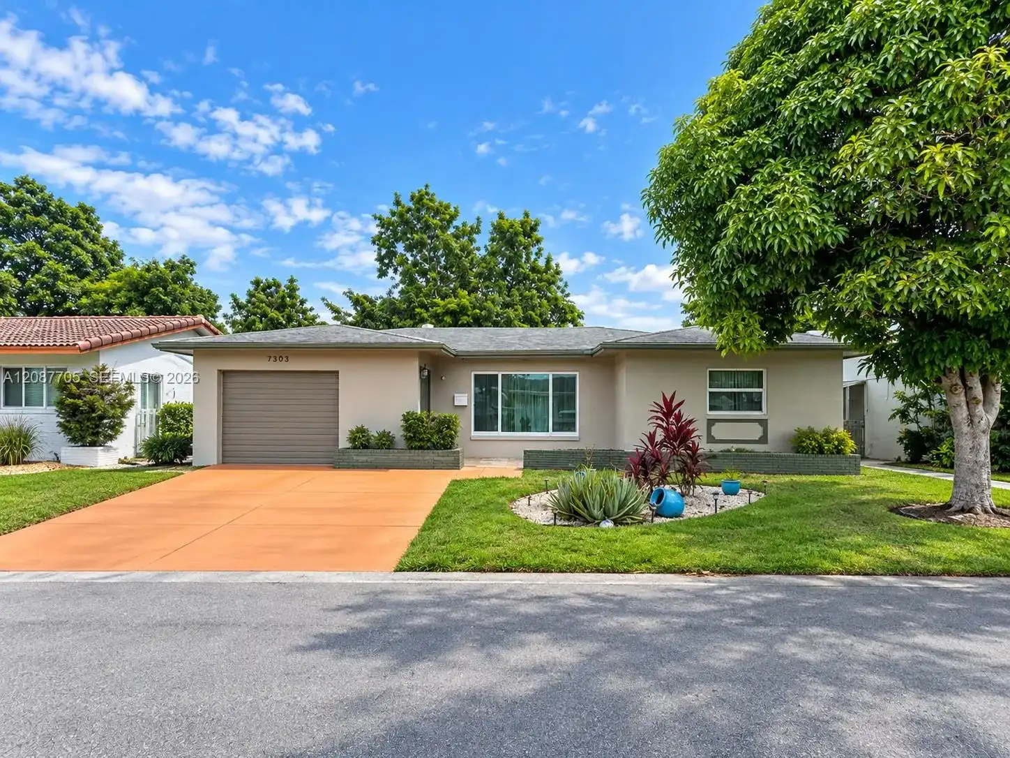 7303 NW 59th St, Tamarac FL 33321