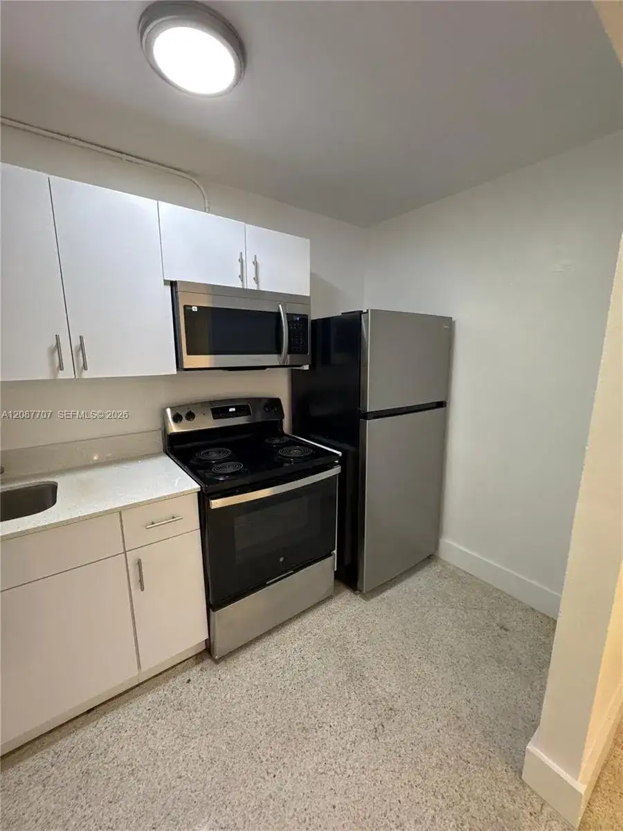 649 SW 7th St # 10, Miami FL 33130 photo 4