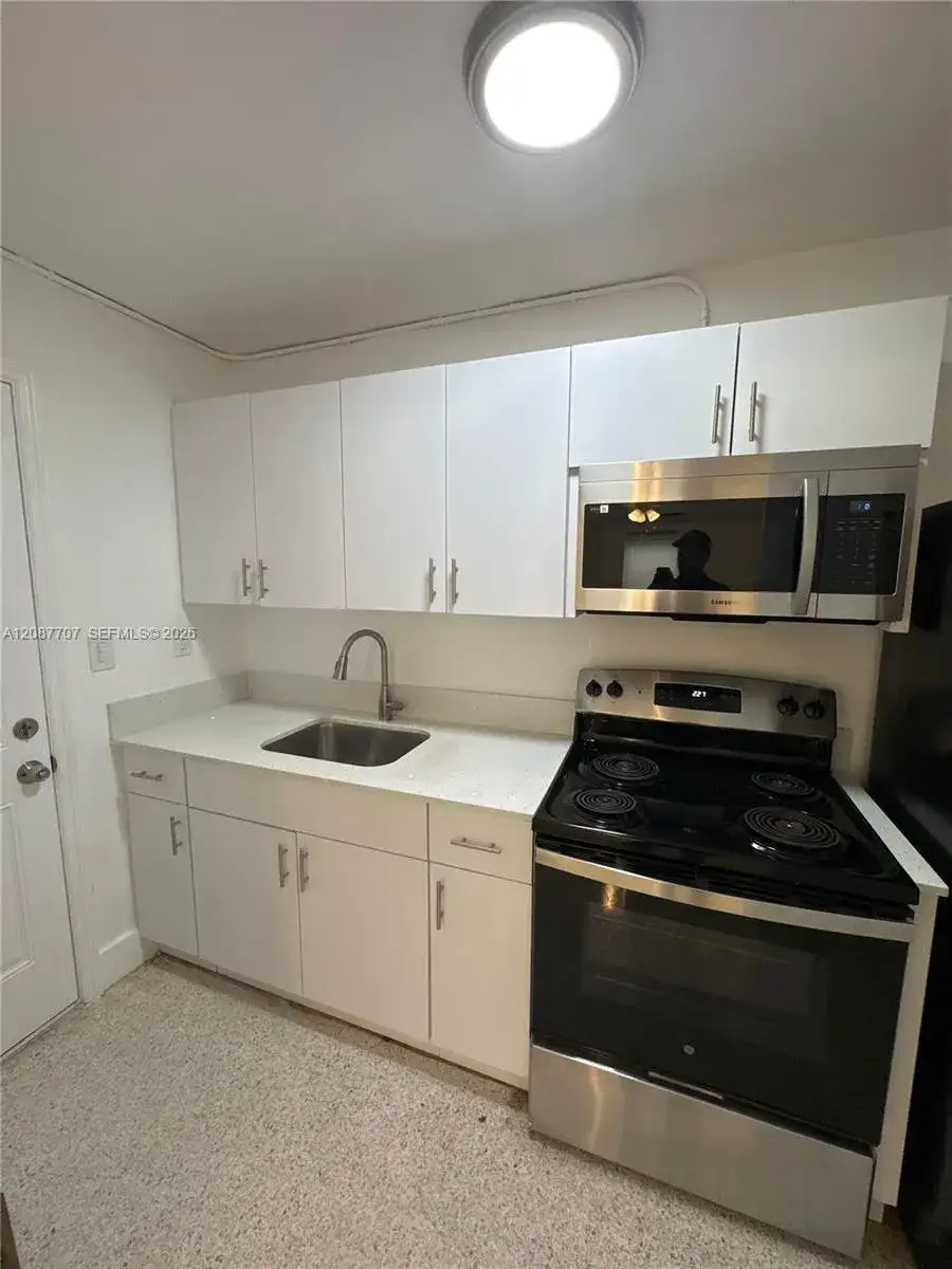 649 SW 7th St # 10, Miami FL 33130 photo 5