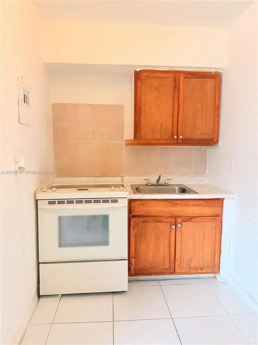 6501 NW 12th Ave # 7, Miami FL 33150 photo 3