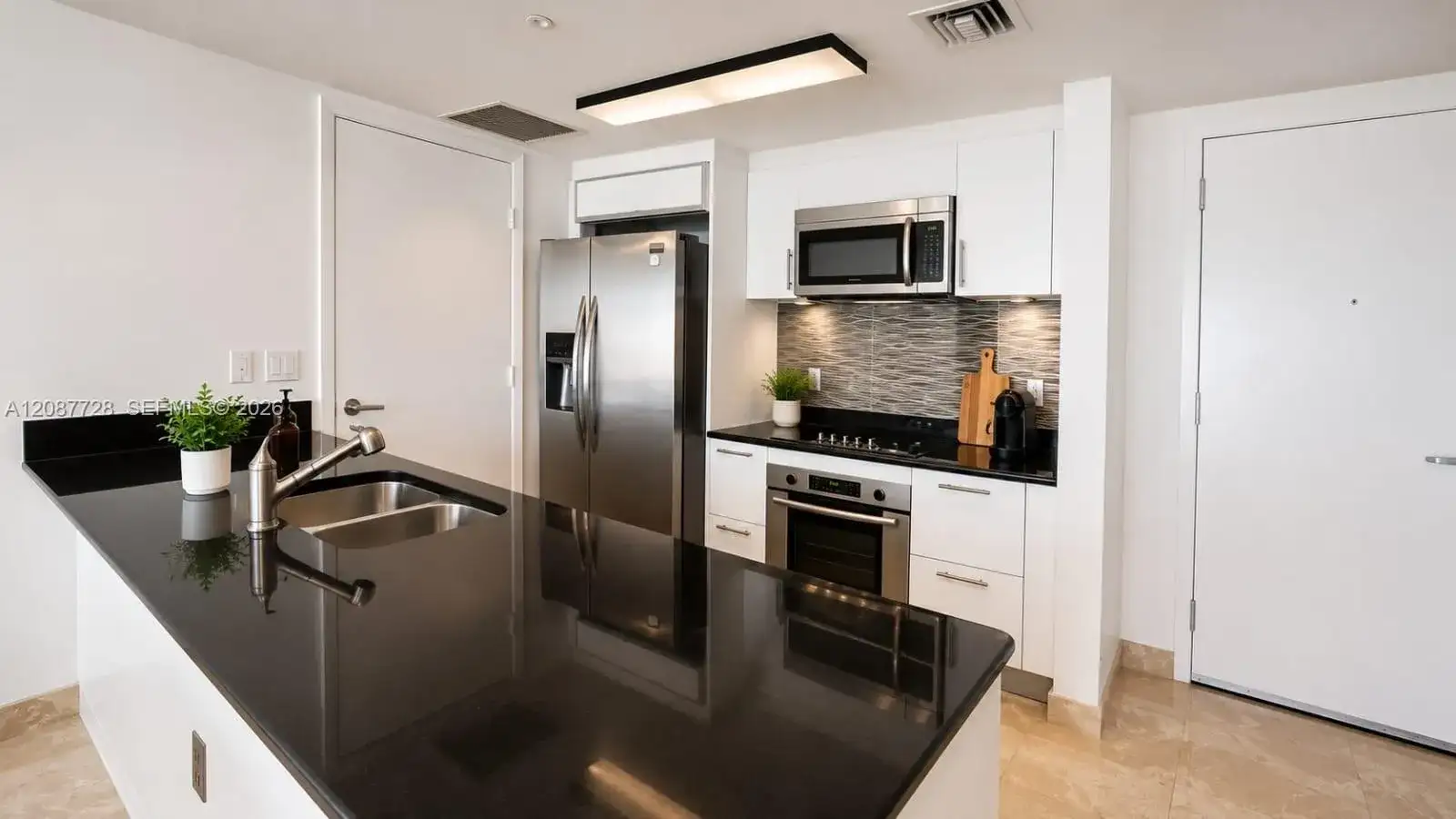 50 Biscayne Blvd # 4106, Miami FL 33132 photo 4
