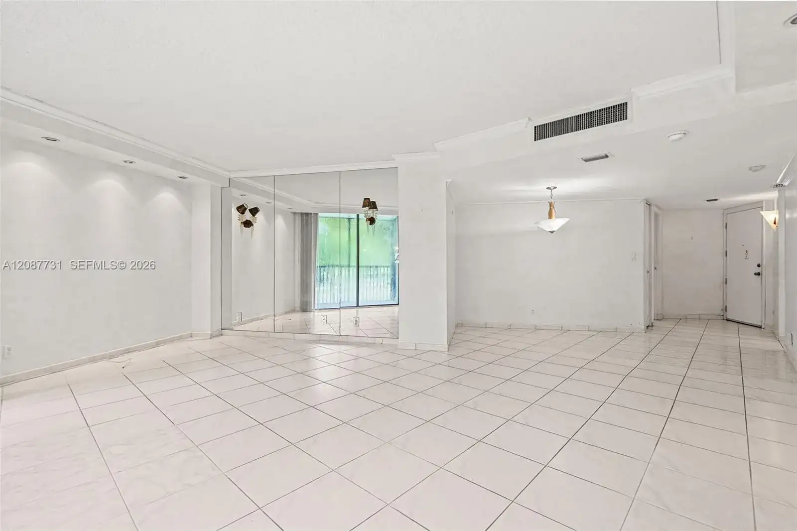 3301 N Country Club Dr # 208, Aventura FL 33180 photo 2
