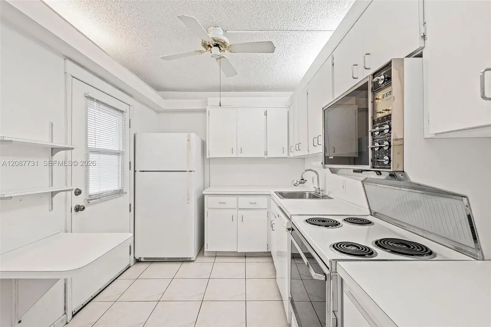 3301 N Country Club Dr # 208, Aventura FL 33180 photo 4