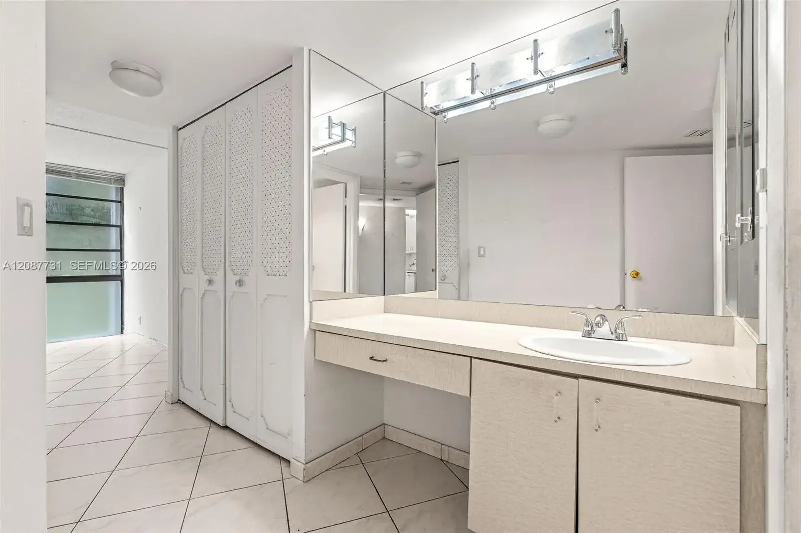 3301 N Country Club Dr # 208, Aventura FL 33180 photo 5