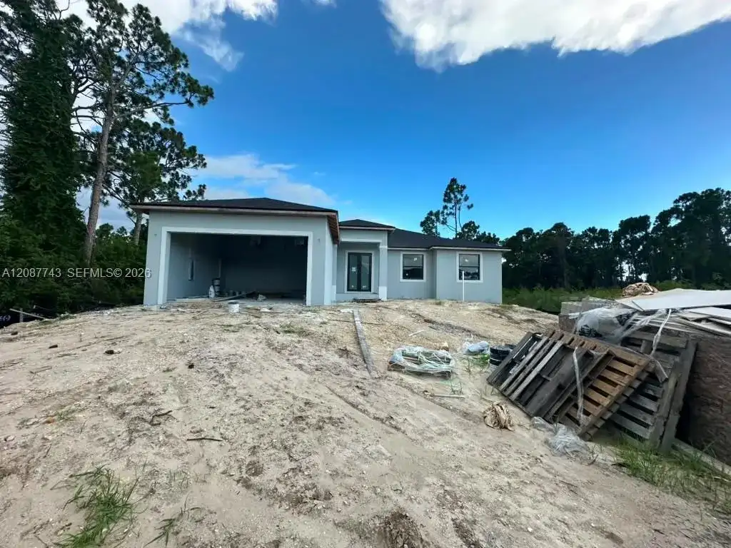 15825 Lakeland Circle, Other City - In The State Of Florida FL 33981 photo 2