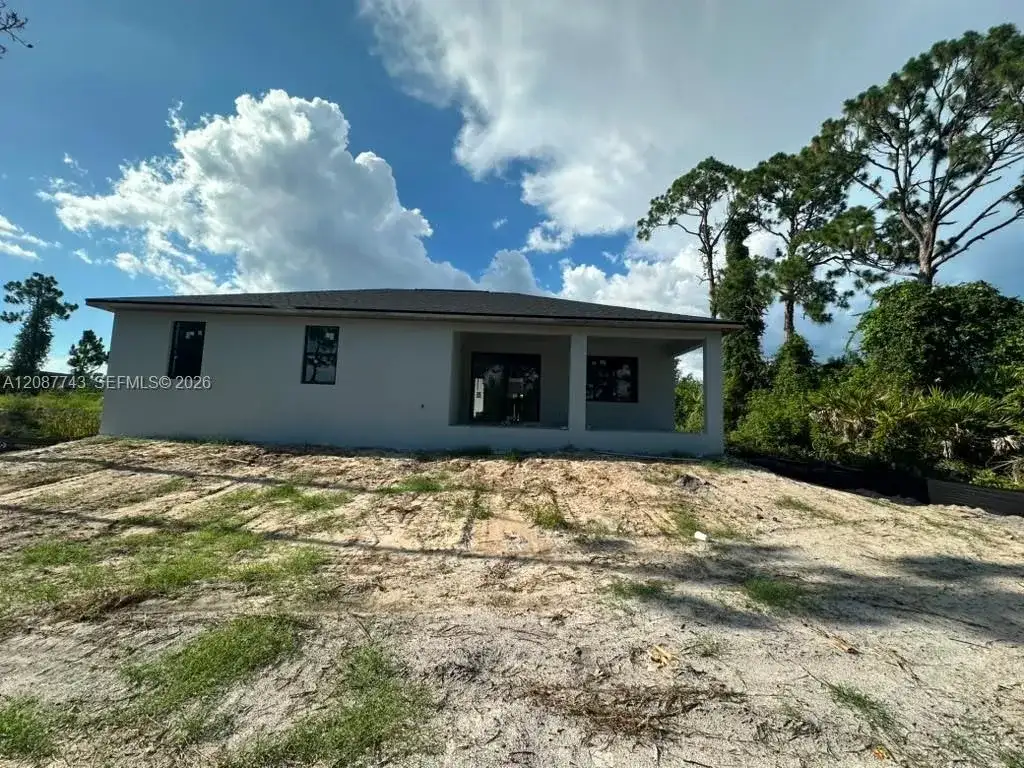 15825 Lakeland Circle, Other City - In The State Of Florida FL 33981 photo 4