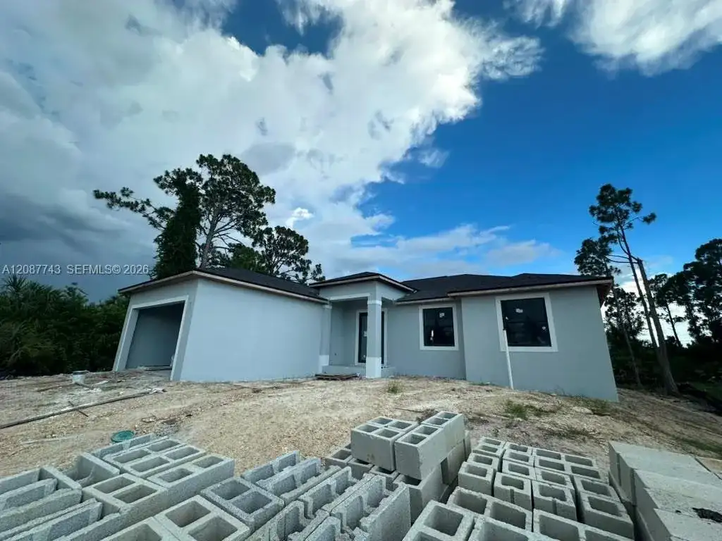 15825 Lakeland Circle, Other City - In The State Of Florida FL 33981 photo 5