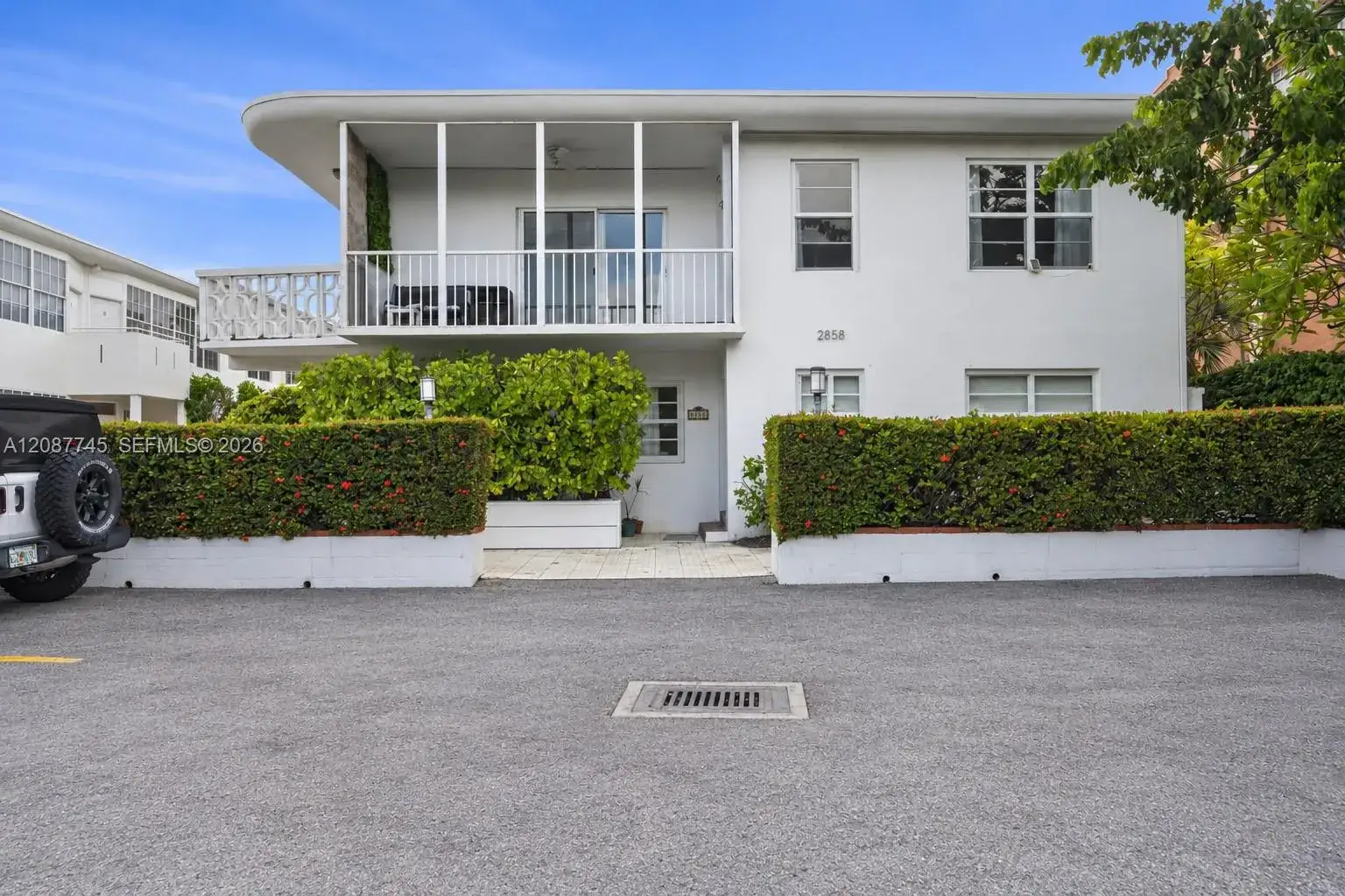 2 bedroom 2 bath Residential for sale at 2858 Pine Tree Dr # 5, Miami Beach FL 33140