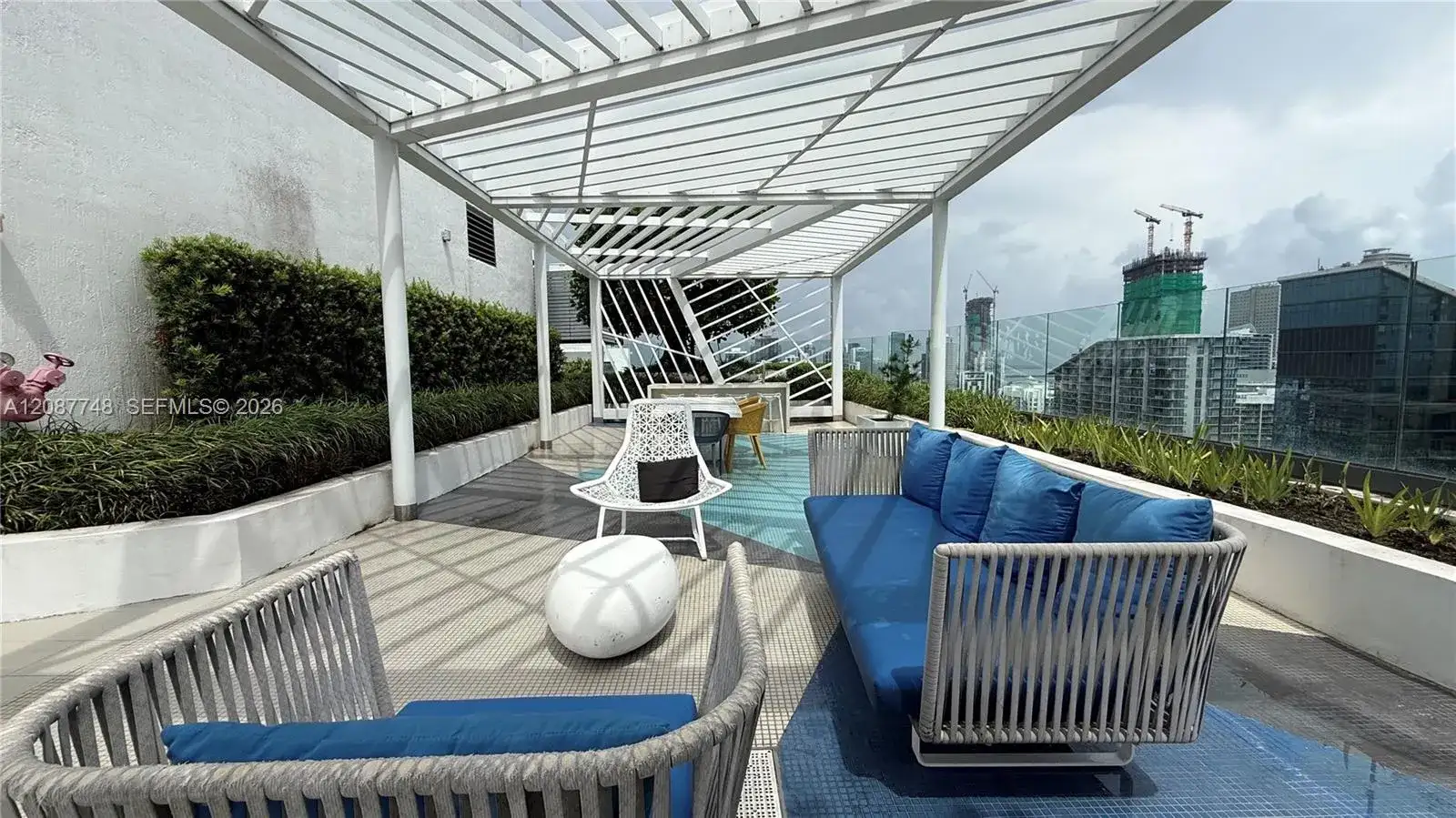 55 SW 9th St # 1402, Miami FL 33130 photo 3
