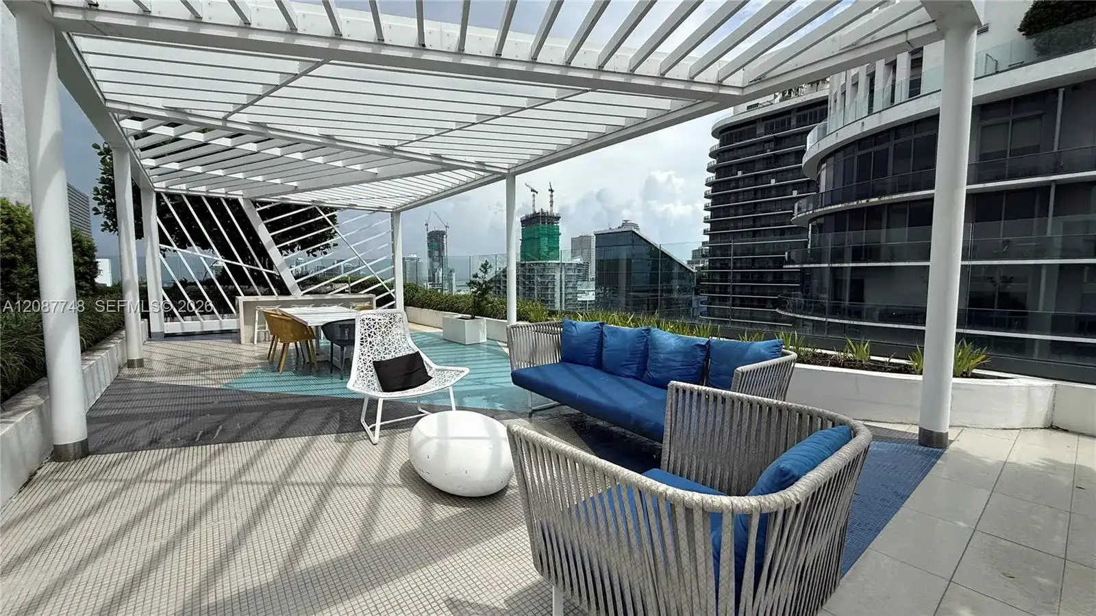 55 SW 9th St # 1402, Miami FL 33130 photo 4