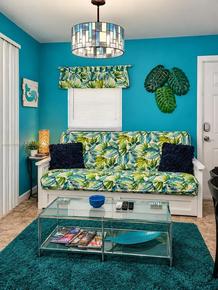 1026 NE 9th Ave, Fort Lauderdale FL 33304 photo 4