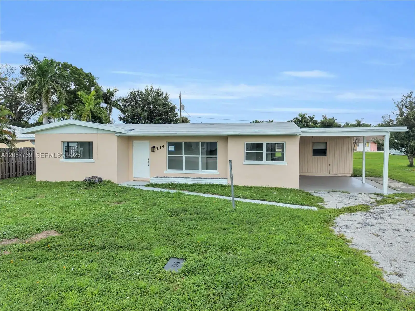 214 W Grace ST, Other City - In The State Of Florida FL 33950