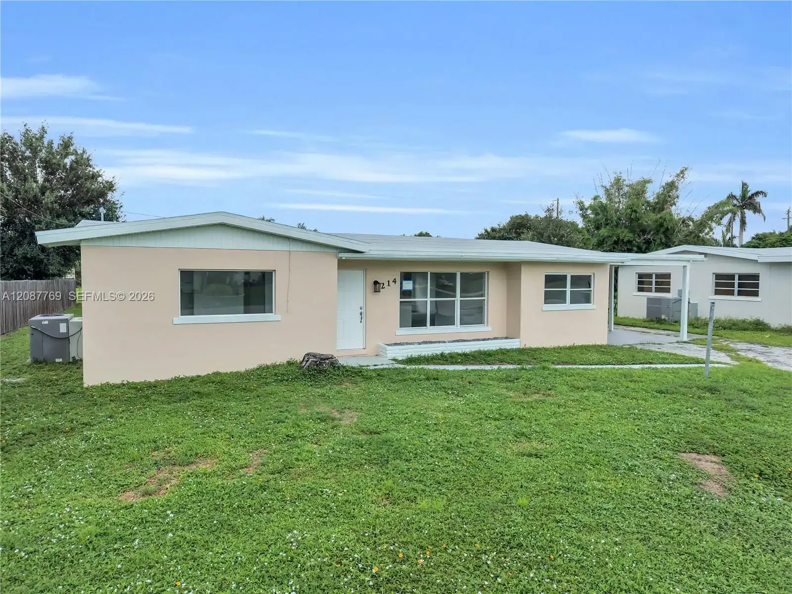 214 W Grace ST, Other City - In The State Of Florida FL 33950 photo 3