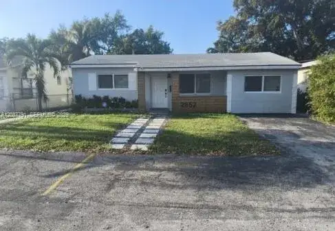 2852 Washington St, Hollywood FL 33020
