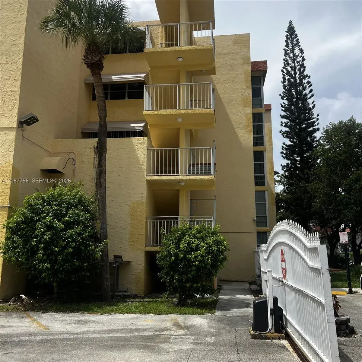 200 172nd St # 504, Sunny Isles Beach FL 33160