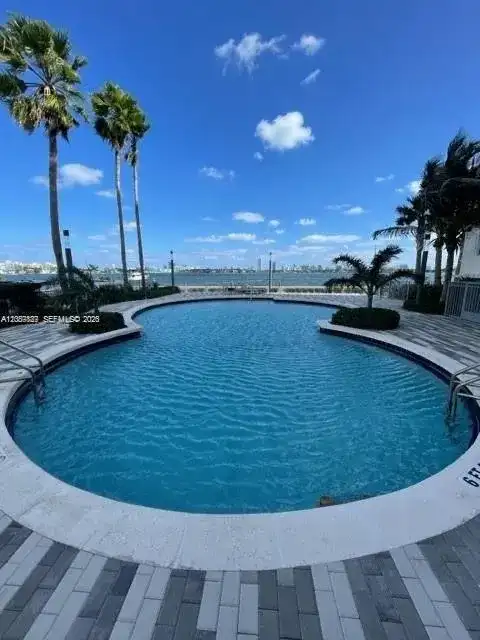 7501 E Treasure Dr # 9R, North Bay Village FL 33141