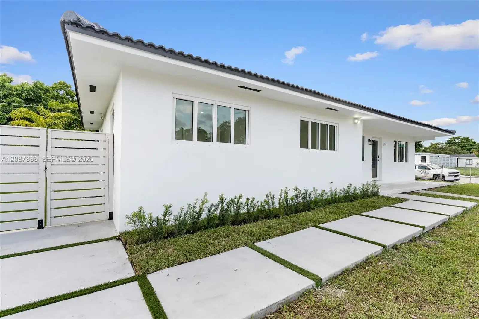 3900 SW 67th Ave, Miami FL 33155 photo 2