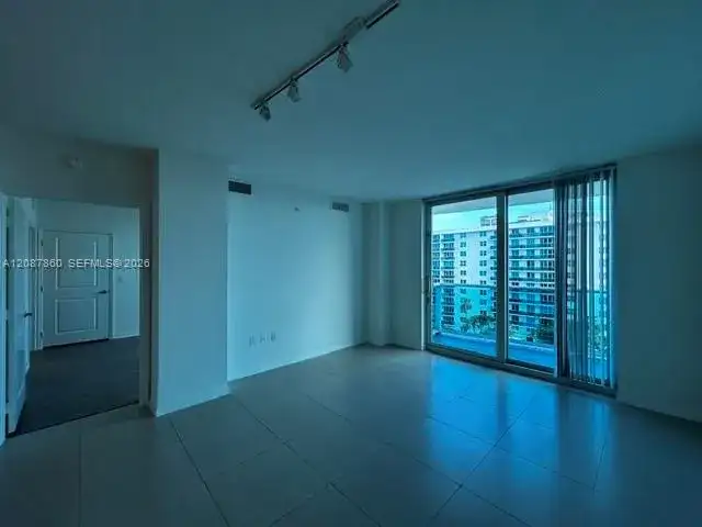 7525 E Treasure Dr # 711, North Bay Village FL 33141 photo 5